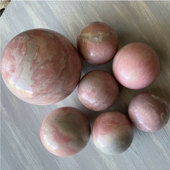 Pink opal sphere - Picture 2 of 9